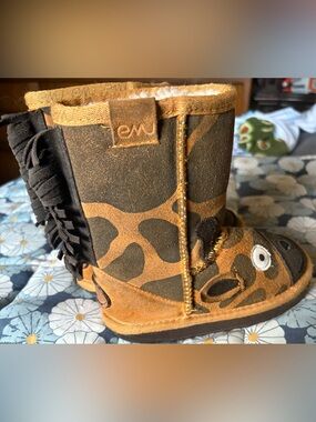 Emu Toddler Size 9c Giraffe Fringe Suede Boots